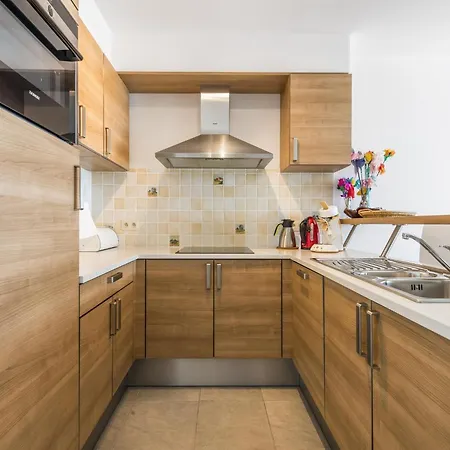In With Sea View, Cleaning Included Lejlighed *